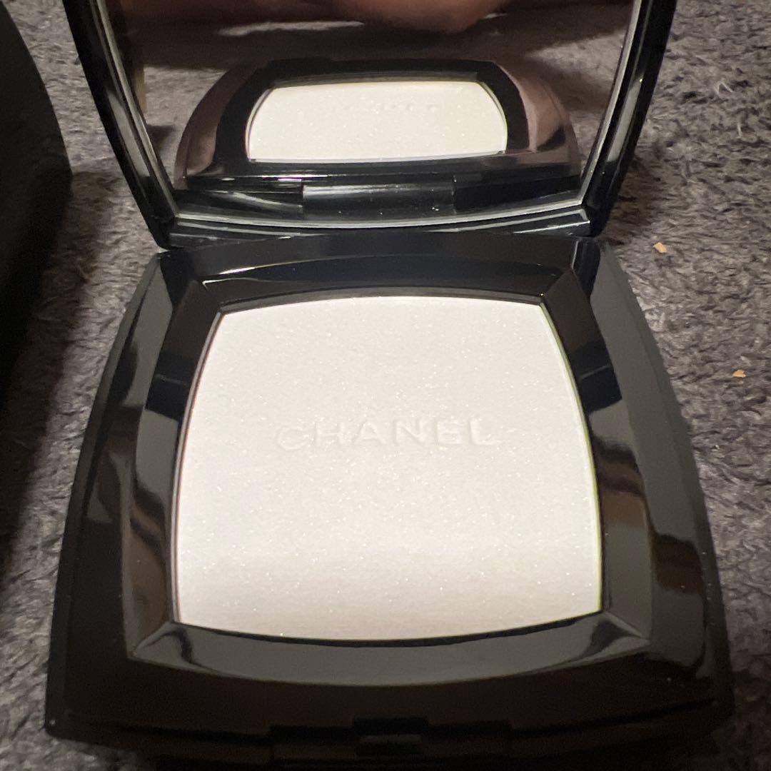 CHANEL POUDRE LUMIÈRE GLACÉE 14g - メルカリ