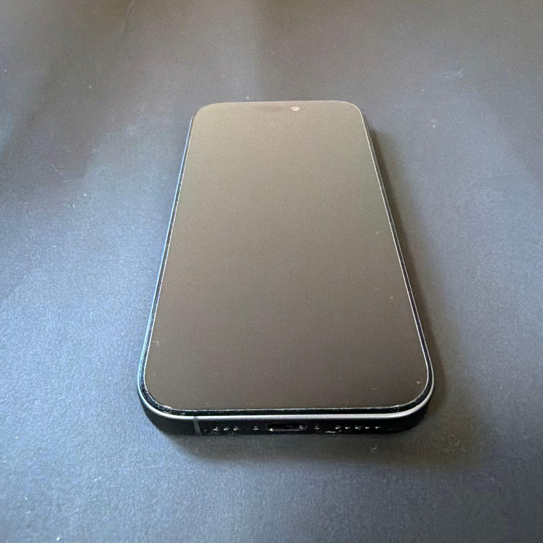 Apple iPhone17（Spigen製ケース+フィルム+Anker充電器） - メルカリ