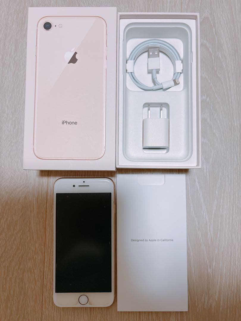iPhone8 64GB 付属品あり - メルカリ