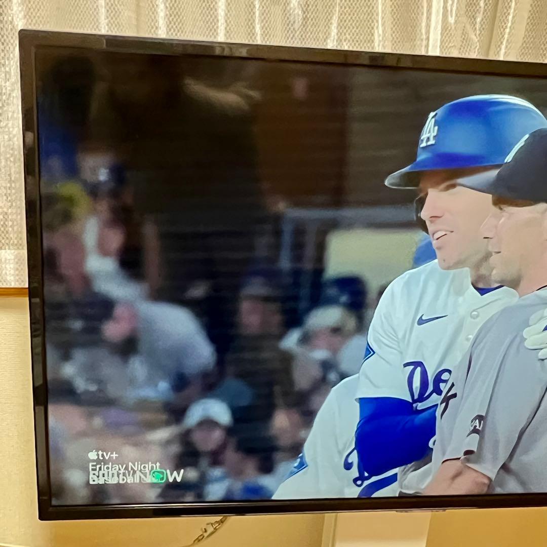 引取り限定】 4Kチューナー内蔵50型液晶テレビ&テレビ台壁掛け セット