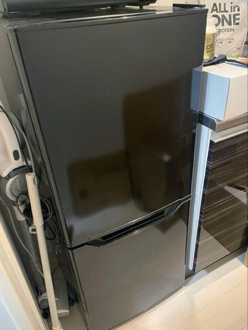 【本日限り】冷蔵庫 ヤマゼン YFR-D111 2021年製 黒 Amazon | [山善] 冷蔵庫 幅47.4cm 106L 右開き YFR-D111(B) ブラック