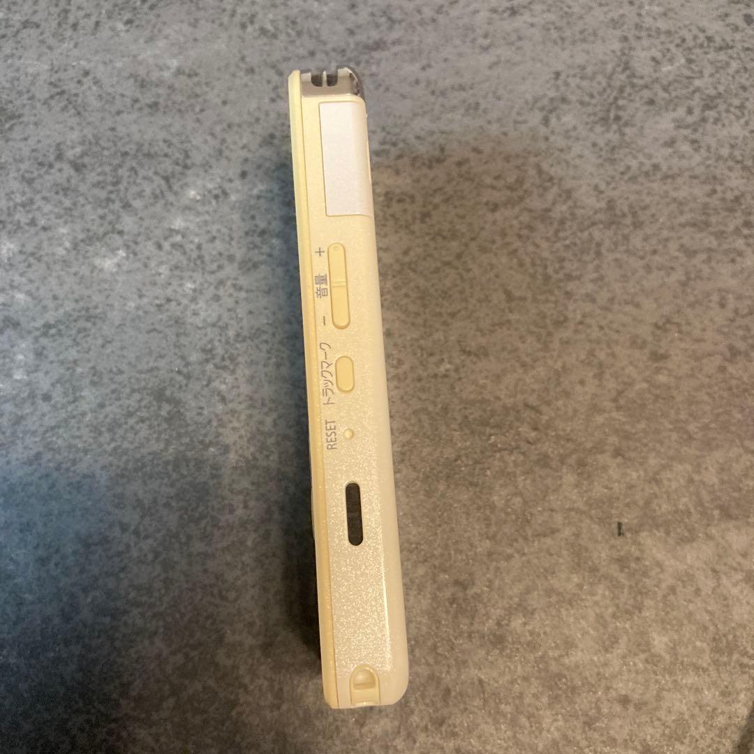 中古品　SONY ポータブルラジオレコーダー ICZ -R100 ICレコーダー