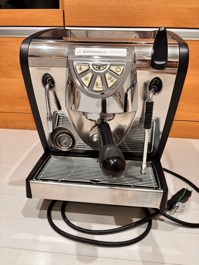 SIMONELLI MUSICAエスプレッソマシン Amazon.co.jp: Nuova Simonelli Musica ステンレススチール ポア