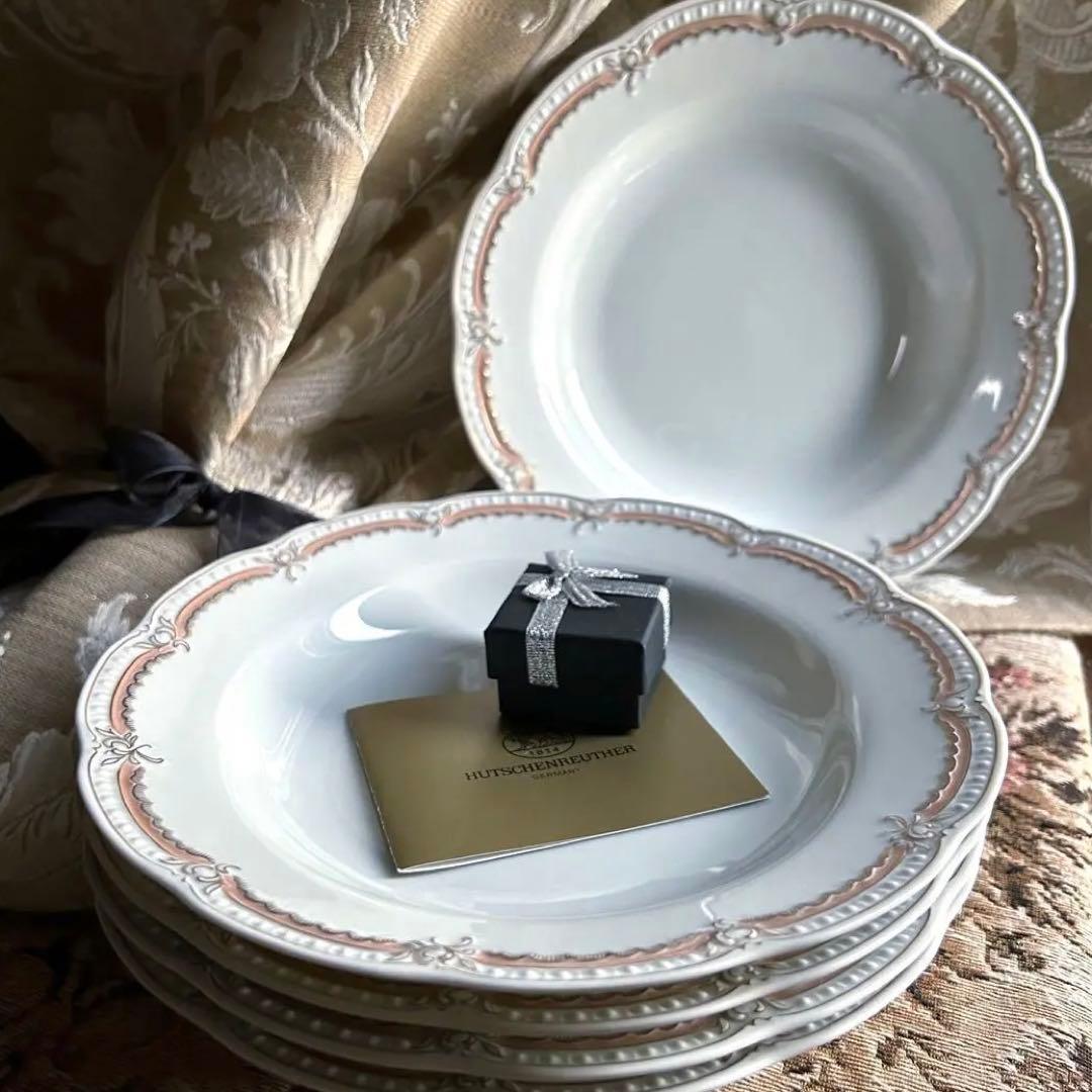 ドイツ製 Hutschenreuther ペールピーチ 金彩 美しいレリーフ5枚 ドイツ製 Hutschenreuther Bone China INDIGO LEONARD