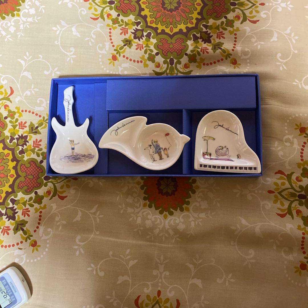 ジョンレノン 小皿セット（ギター型・鳥型など） - メルカリ