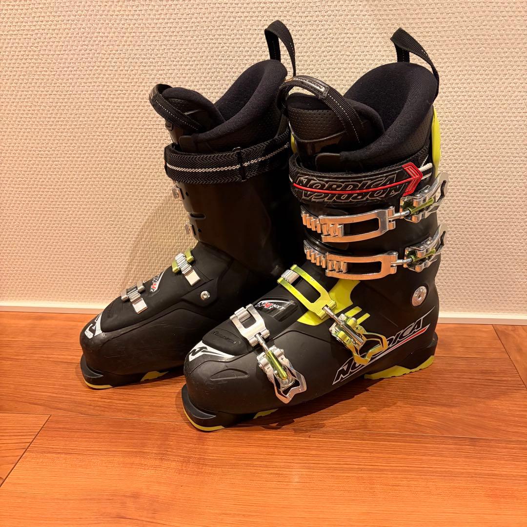 ノルディカ　スキーブーツ　27/27.５cm