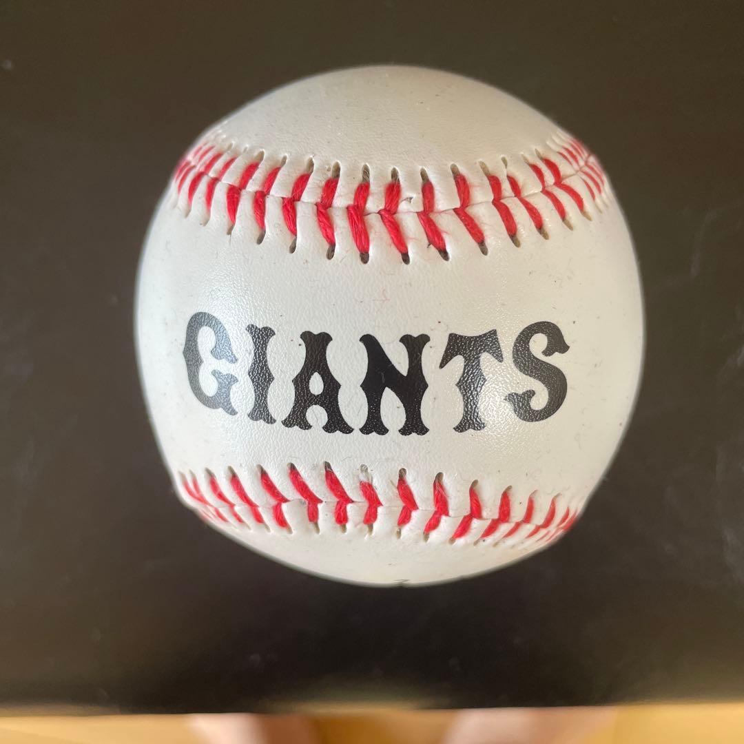 直筆サインボール 岡本和真 - メルカリ