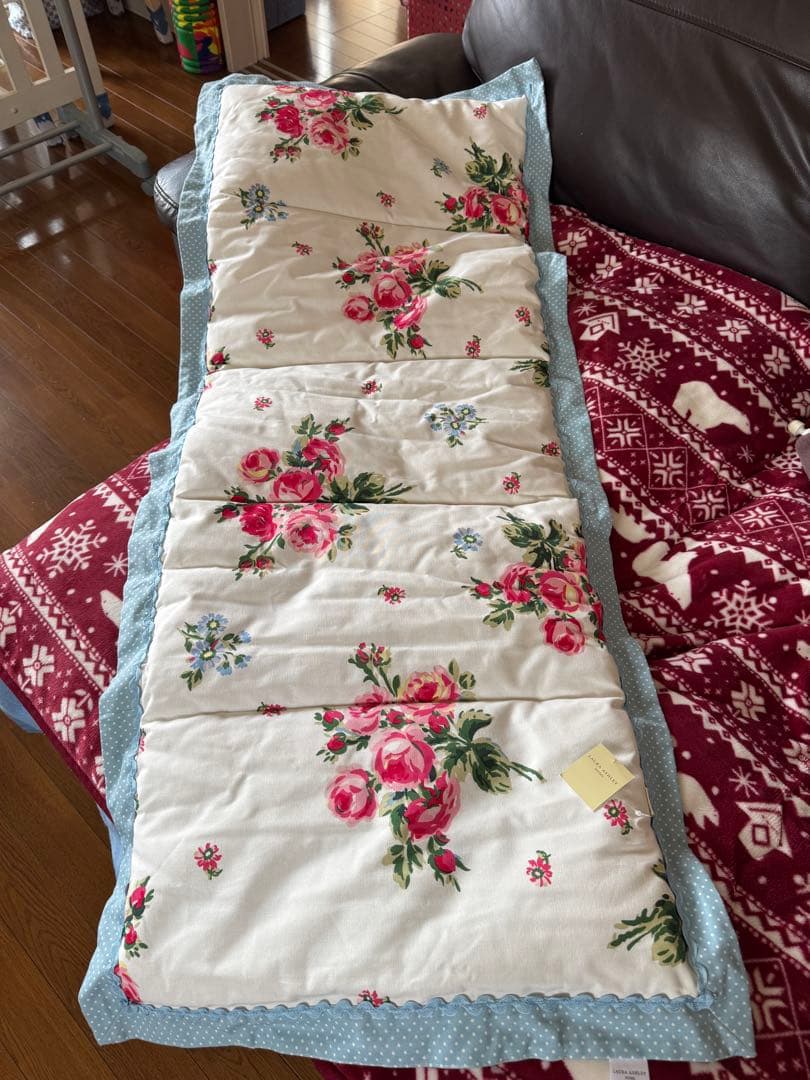 ローラアシュレイ バンチェッドロージズ　シートクッション　タグ付き未使用 22-8046-565.jpg