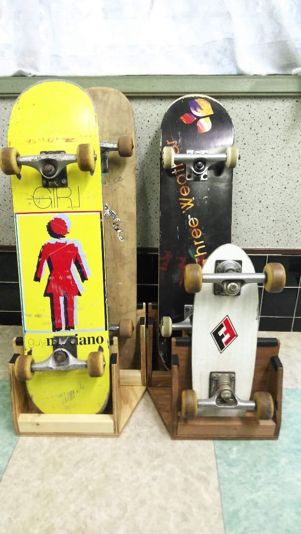 スケートボードスタンドラック2本用 左側用 カラー クリヤー - メルカリ