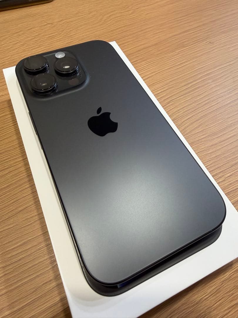 iPhone16pro 256gb Appleで購入SIMフリー保護フィルム付き iPhone 16 Pro 256GB - ブラックチタニウム（SIMフリー）[整備済製品