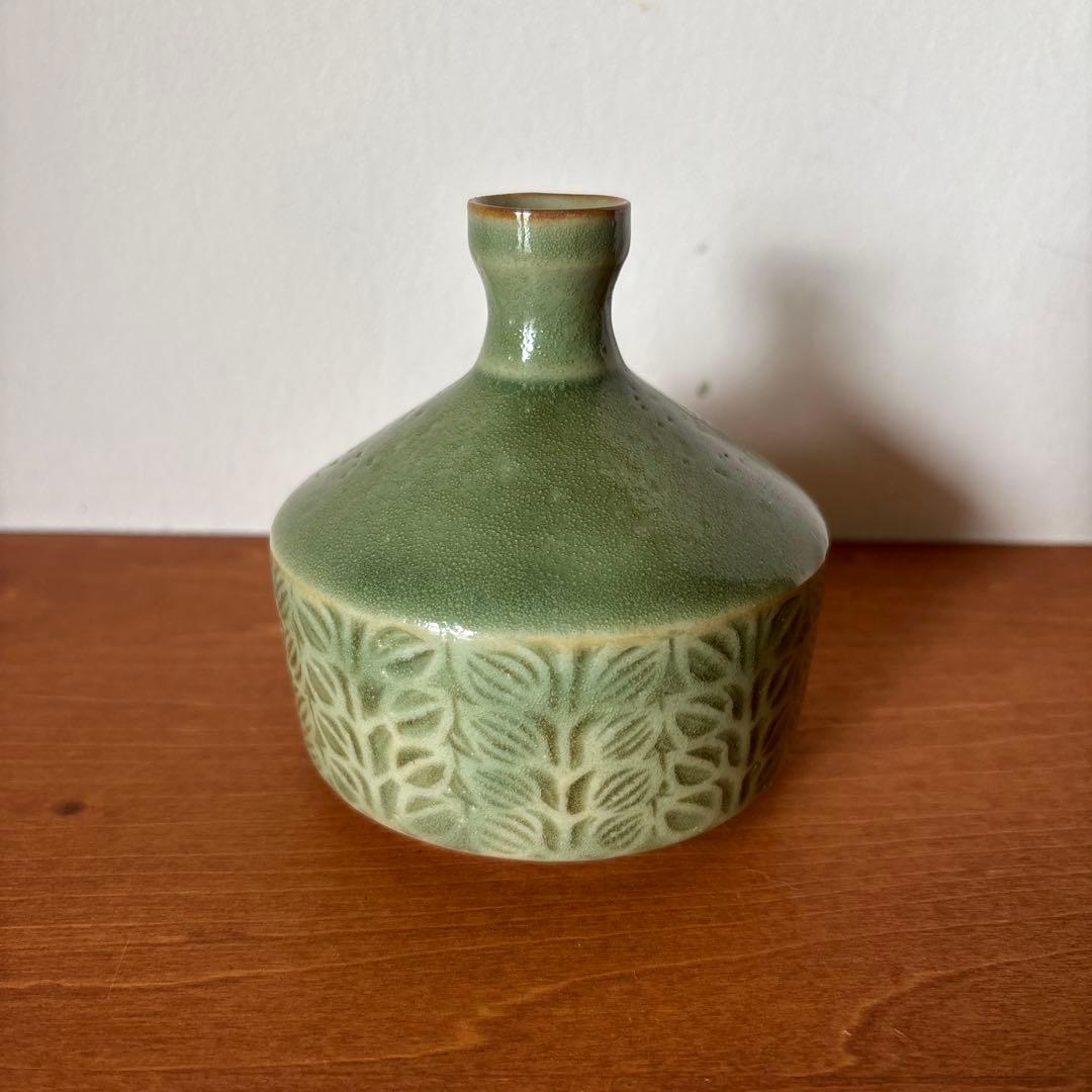 【新春！お値下げ！】岳中爽果　緑色 陶器 一輪挿し 葉模様 news / 岳中爽果 - sayaka takenaka