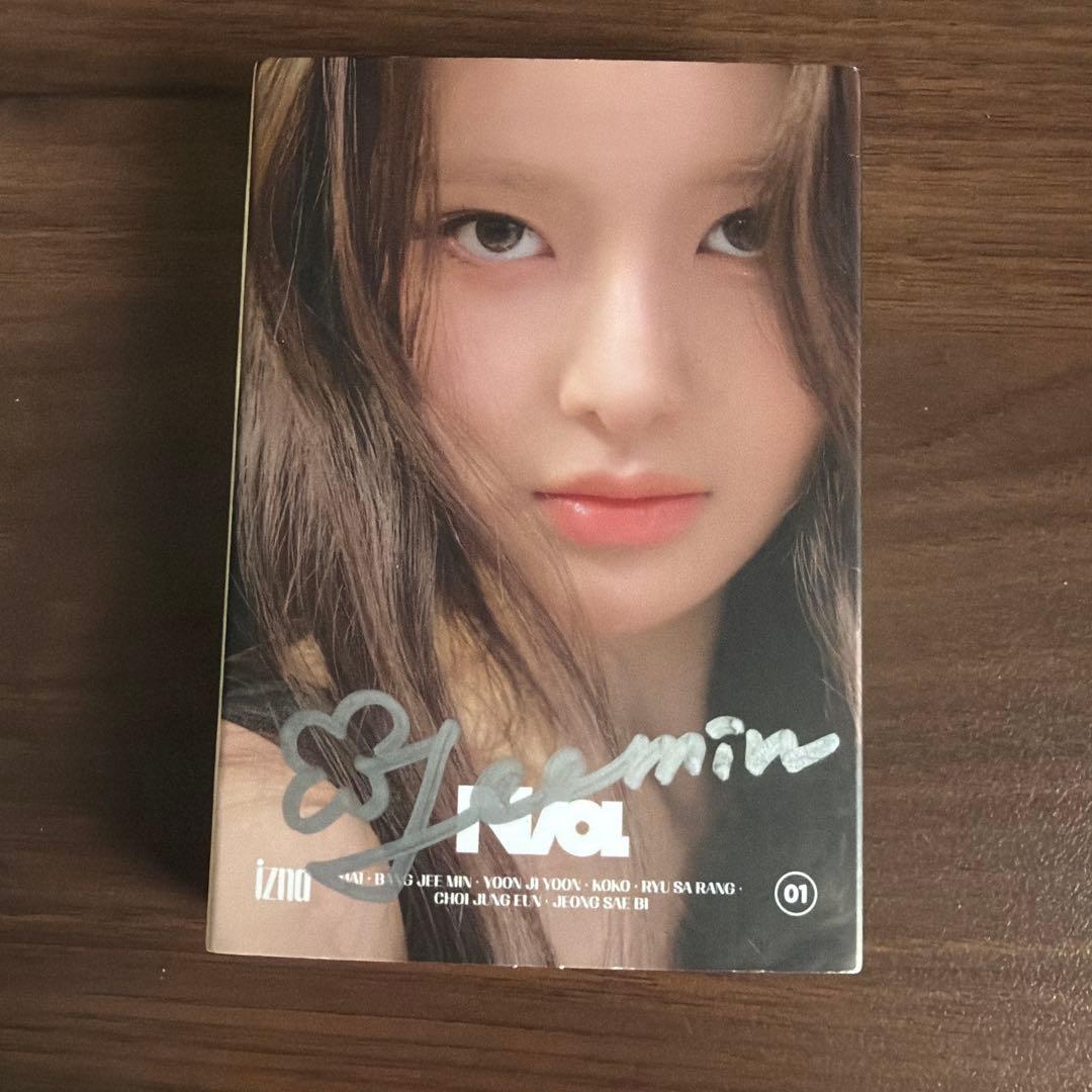 KCON JAPAN 2025 izna ジミン サイン入りアルバム - メルカリ