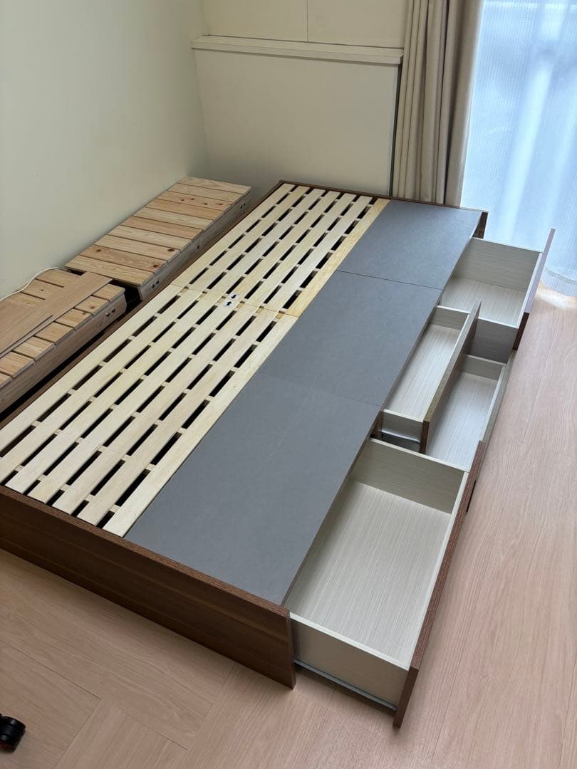 ニトリ シングルヘッドレスチェストベッドフレーム(FRM WN) - メルカリ