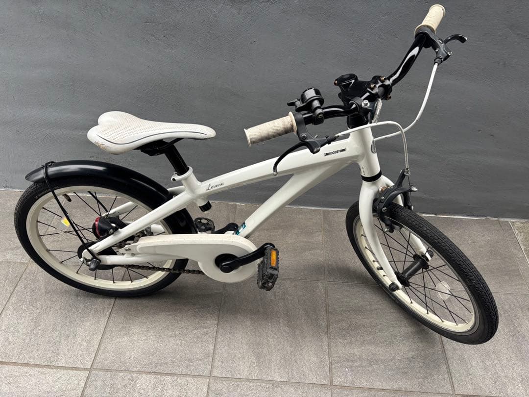 【世田谷区直接引渡希望】ブリヂストン　レベナ　ホワイト　18インチ 2026年最新】レベナ 18インチの人気アイテム - メルカリ