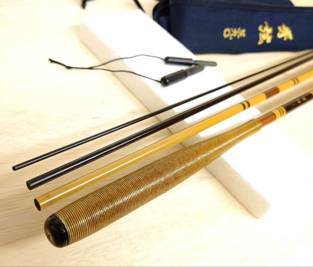 ダイワAWTHEヘラ抱月硬調12尺、征興秀弦13尺、 2本