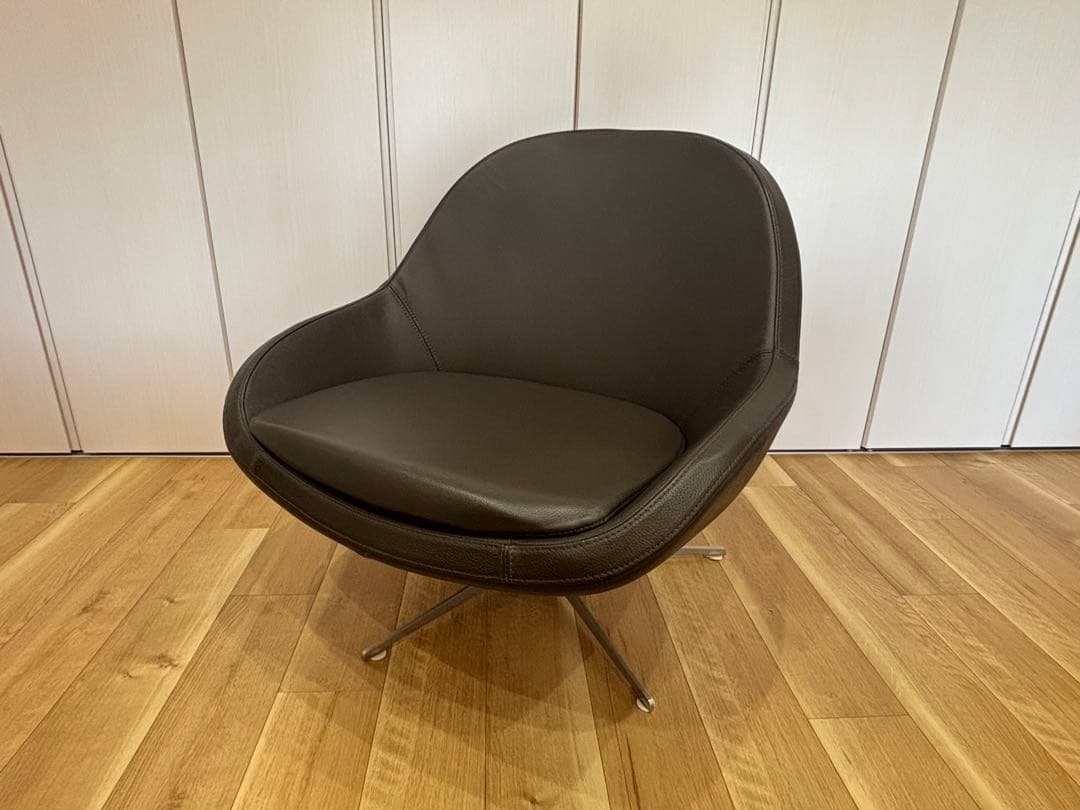 Bo Concept Veneto チェア ダークブラウン　ボーコンセプト Veneto armchair with swivel function | Living chair | Veneto