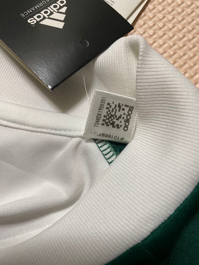 長谷部誠 直筆サイン入りヴォルフスブルクユニフォーム 直筆サイン