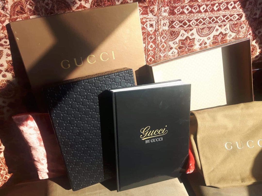 アート・デザイン・音楽 Book of Gucci by Gucci Limited Edition Book of Gucci by Gucci 85 Years of Gucci, Limited Edition 2006