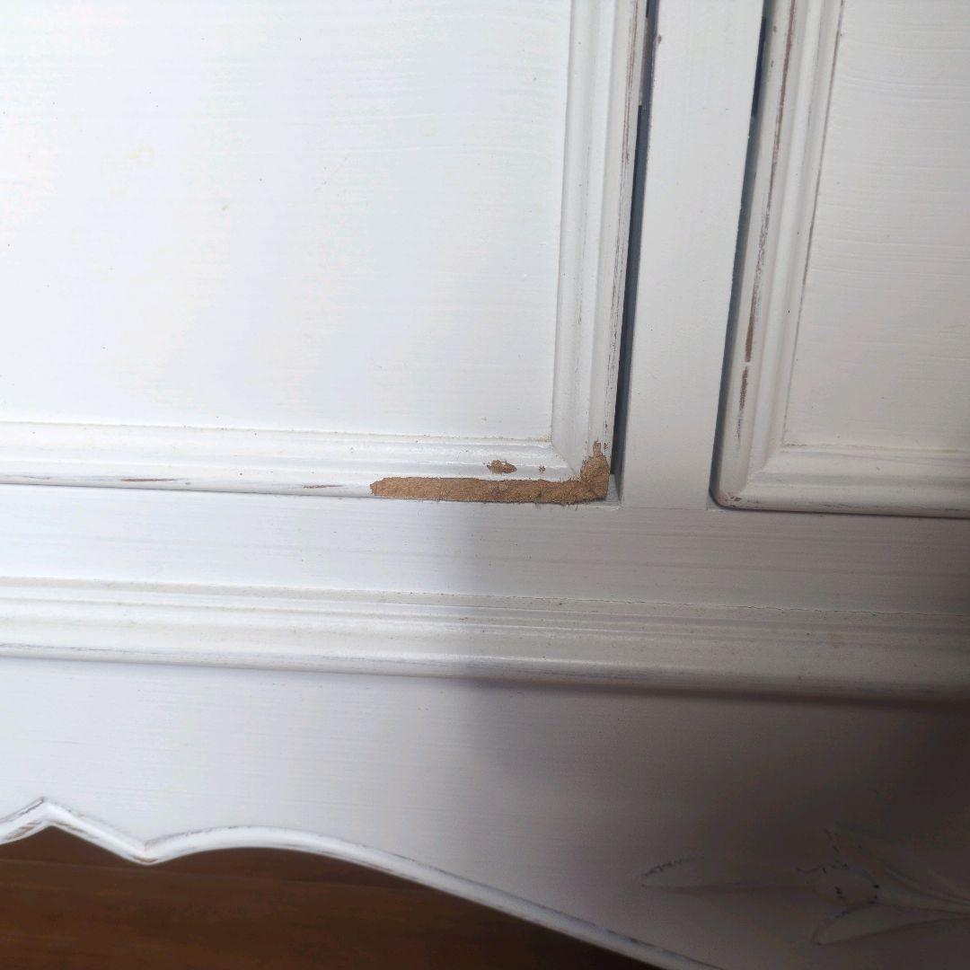 送料込み】カントリーコーナー 仏製風フレンチ白キャビネット - メルカリ