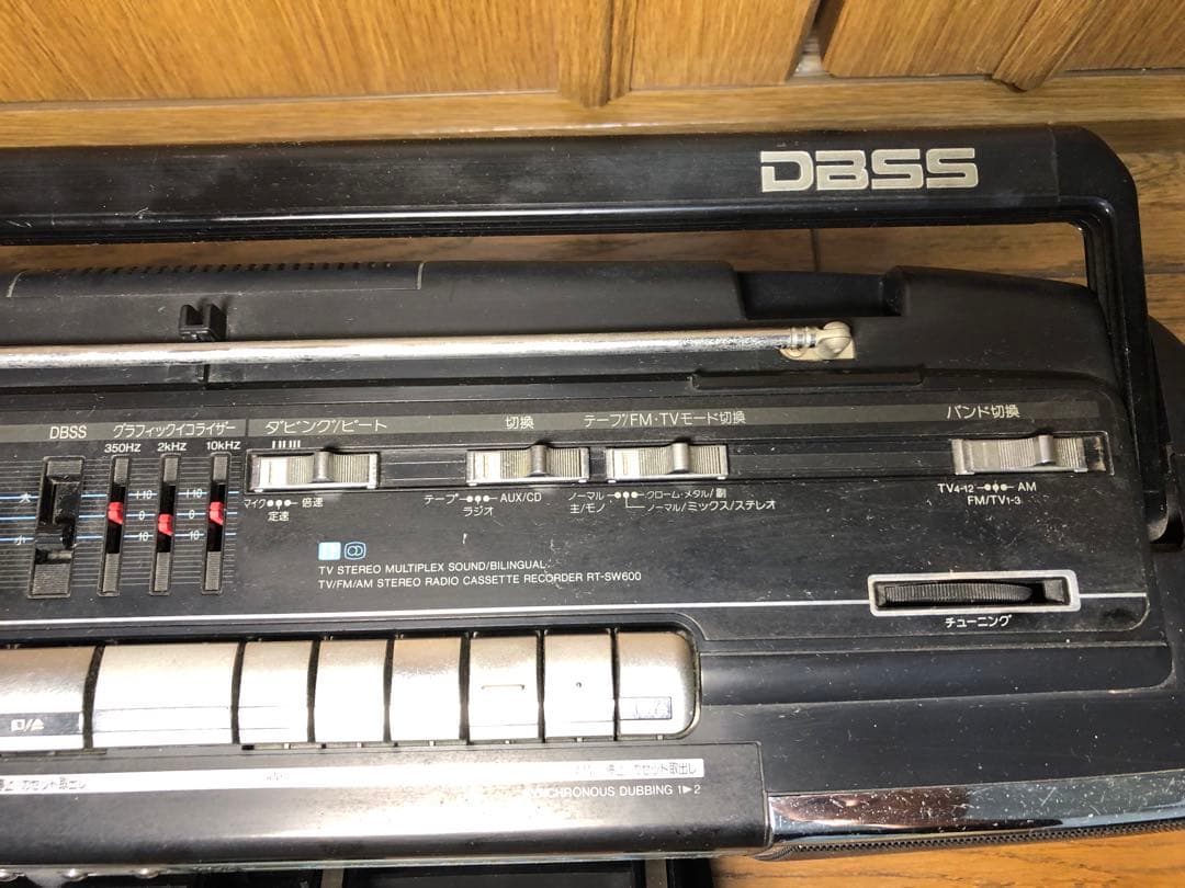 昭和レトロ】東芝 ラジカセ RT-SW600 TOSHIBA【ジャンク】 - メルカリ