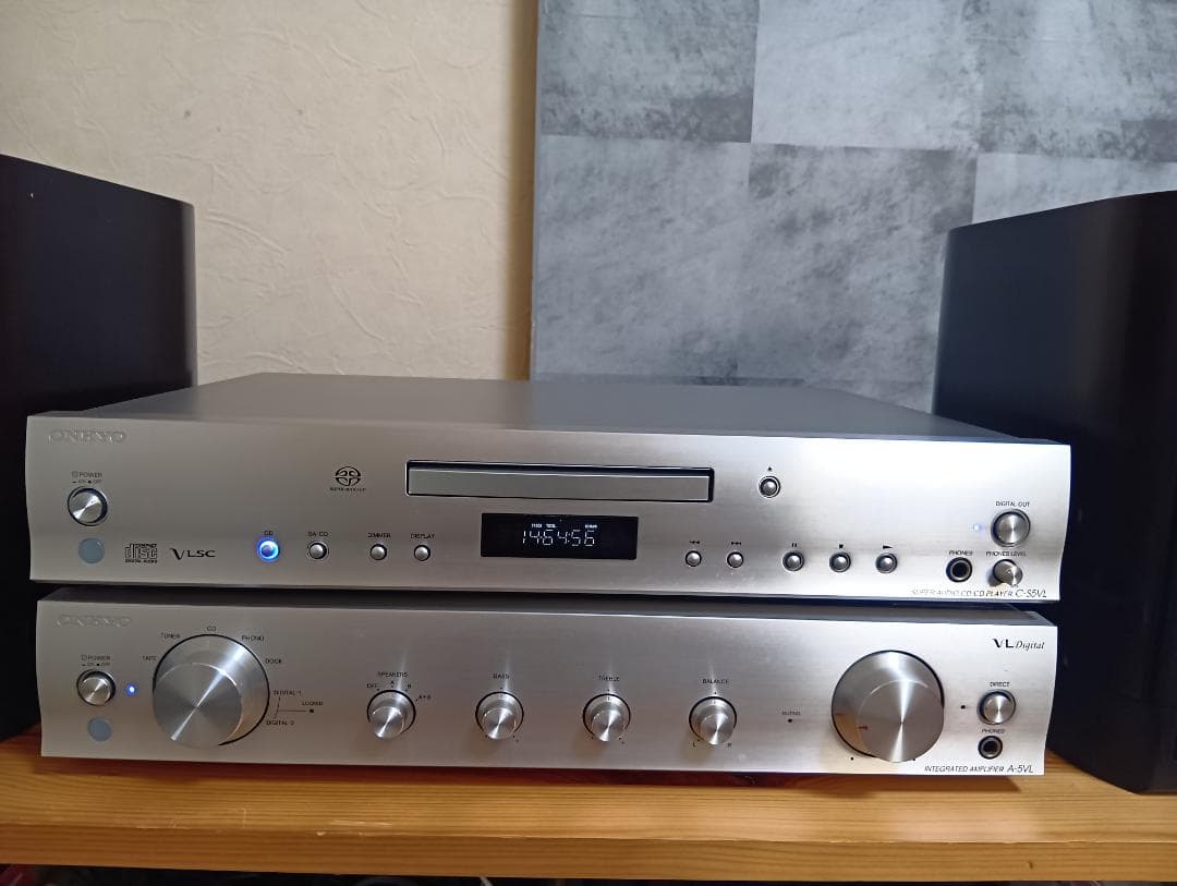 ONKYO プリメインアンプ『A-5VL』と CDプレーヤー『C-55VL』 オンキヨーの血統 － 「A-5VL/C-S5VL」と「ND-S1」を山之内正氏が聴く