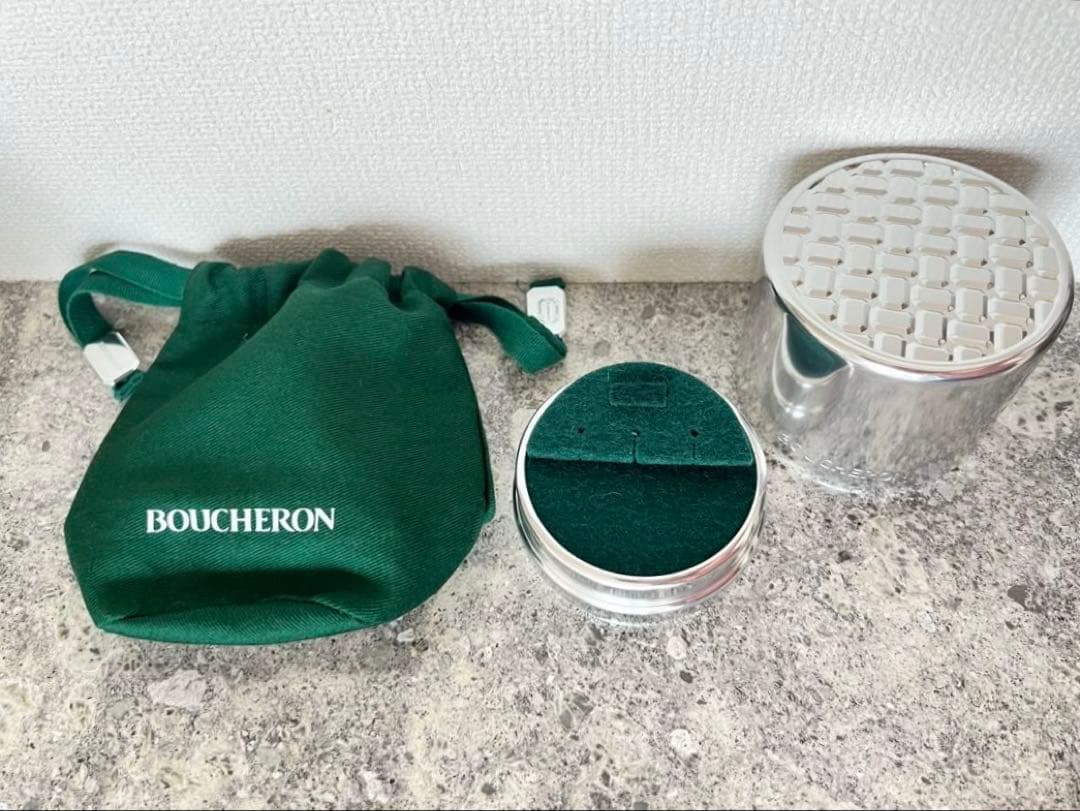 ブシュロン 空箱 ピアスケース、巾着（チャーム付き） - メルカリ