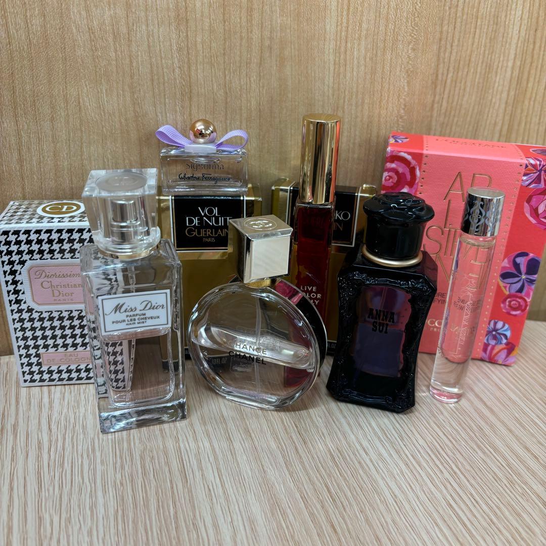 コスメ大量おまとめ！デパコス香水グロスなど多め