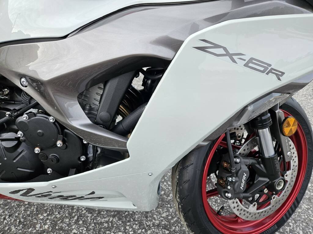 2024 Kawasaki NINJA ZX-6R ABS – Strickland Golf Carts