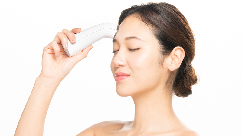 アクネリークリアブルーライトの仕組み&効果を口コミ｜ニキビ跡には